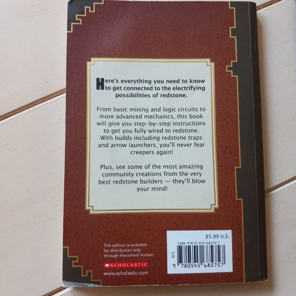 Minecraft Scholastic Handbooks Collection - Picture 3 of 10